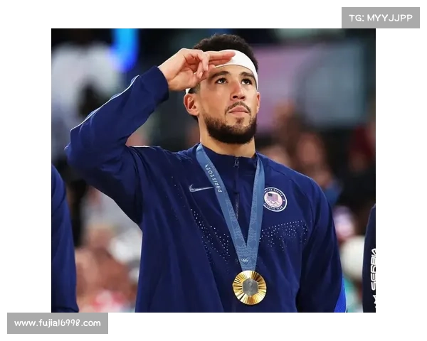 布克比赛战术变化探析：从单打王者到全面进攻核心的转变